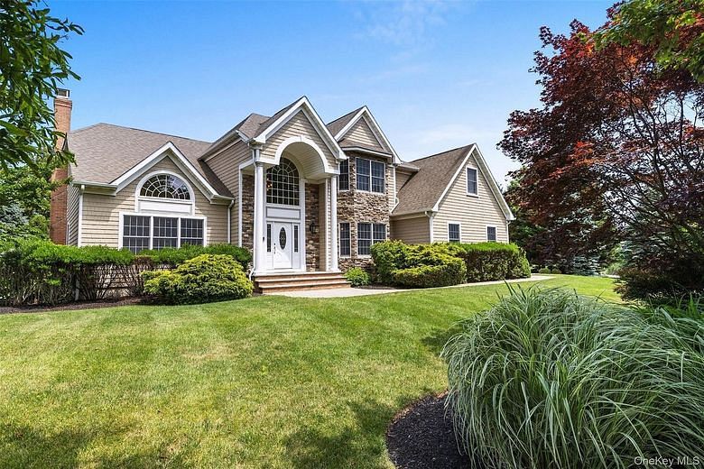 90 Caiola Court