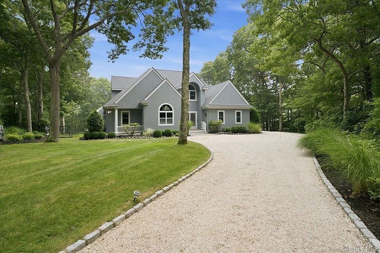 90 Lakeside Lane