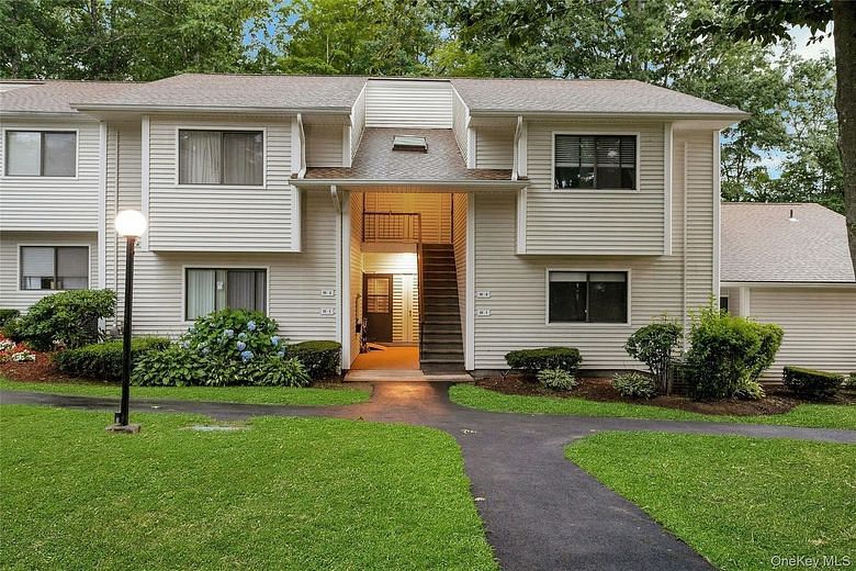 90 Molly Pitcher Lane #F