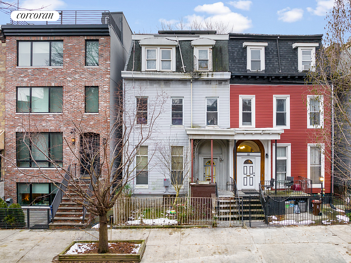 90 Monroe Street