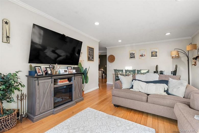 90 Park Avenue S #B6