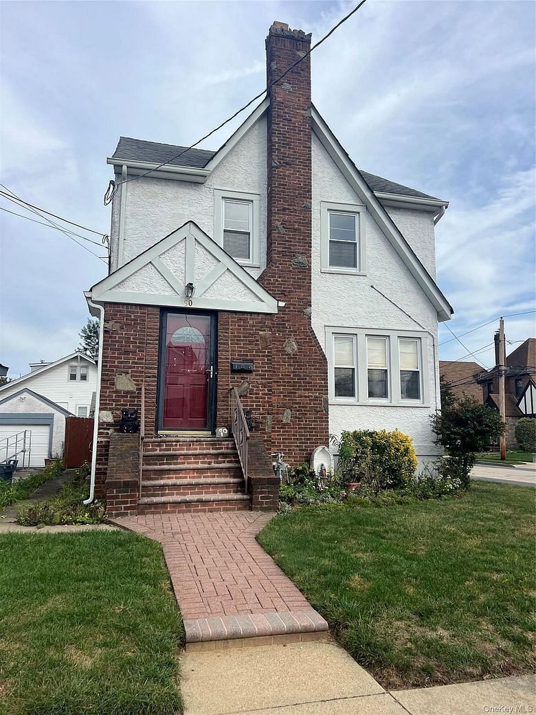 90 Pearsall Avenue