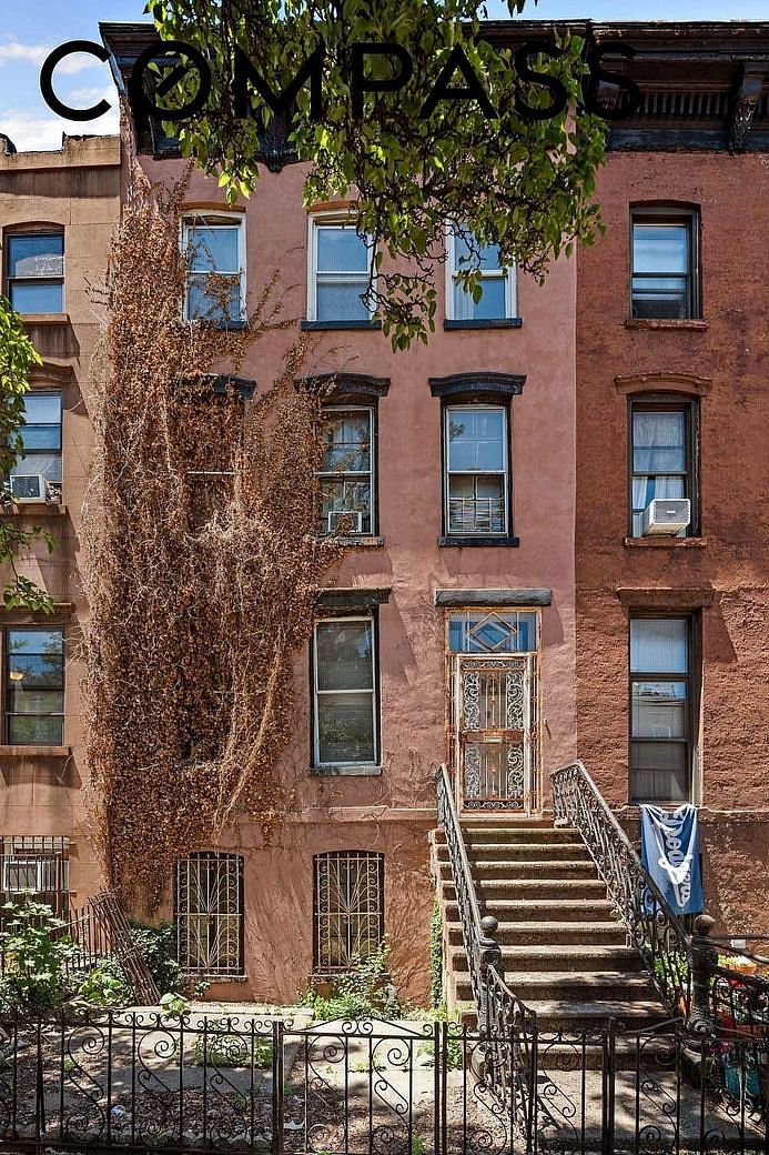 90 Ryerson Street