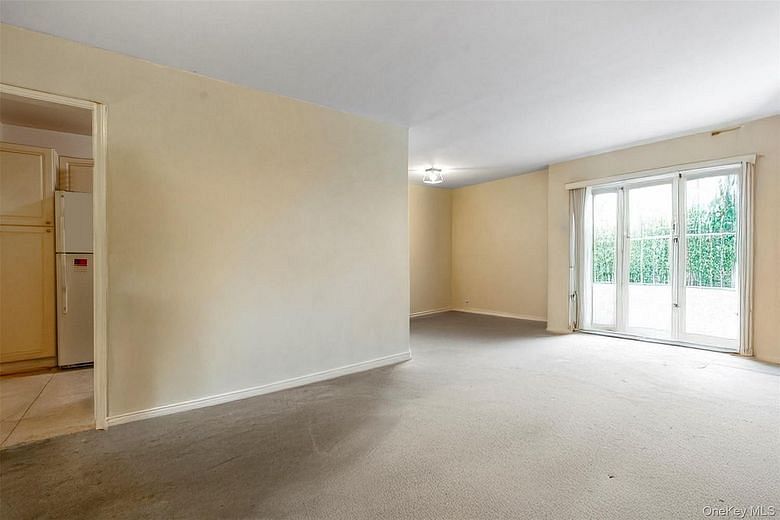 900 Midland Avenue #2E