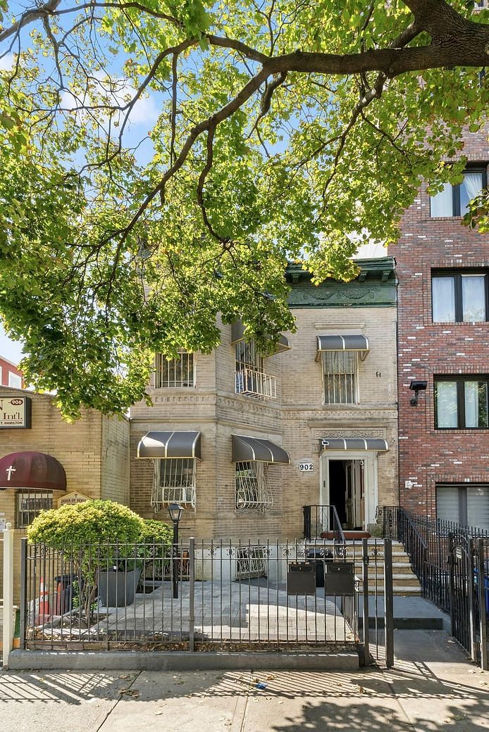 902 New York Avenue