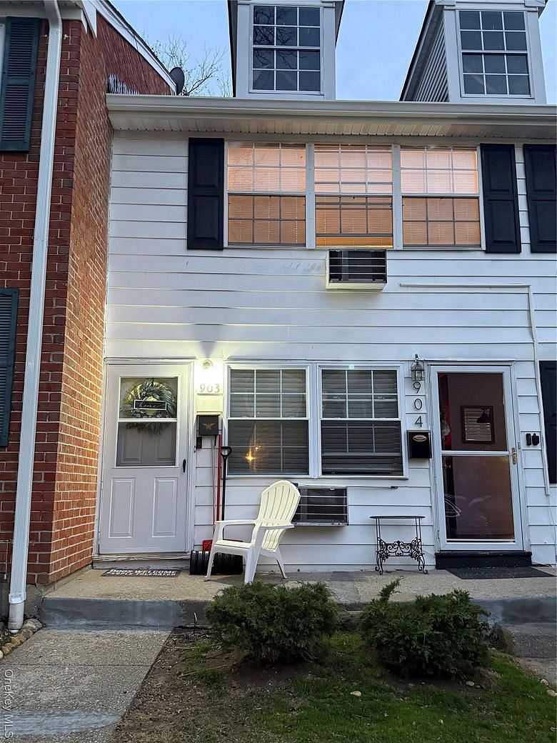 903 Towne House Village