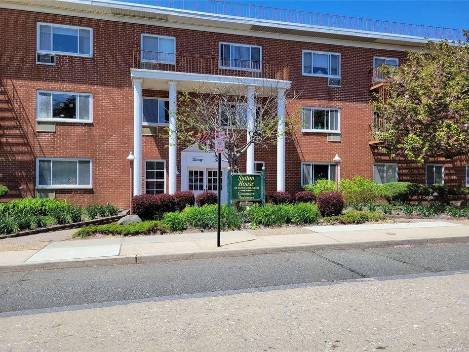 Image 1 of 24 for 22 North Forest Avenue #1F in Long Island, Rockville Centre, NY, 11570