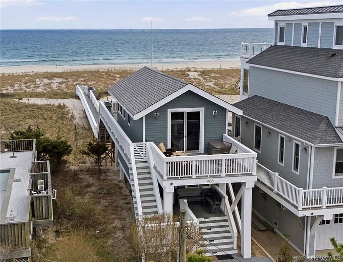 905 Dune Road