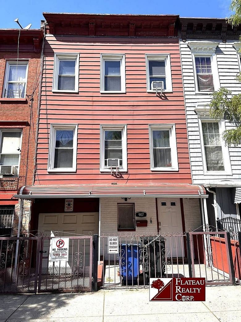 907 Herkimer Street