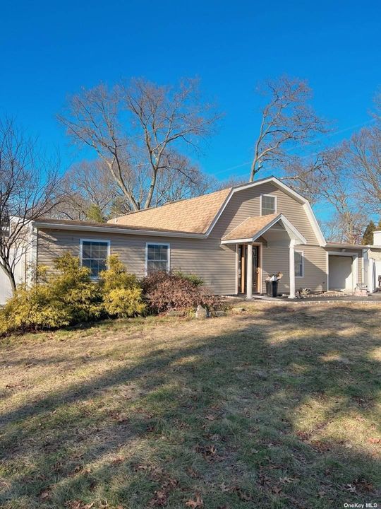 Image 1 of 28 for 18 Hackberry Lane in Long Island, Holbrook, NY, 11741