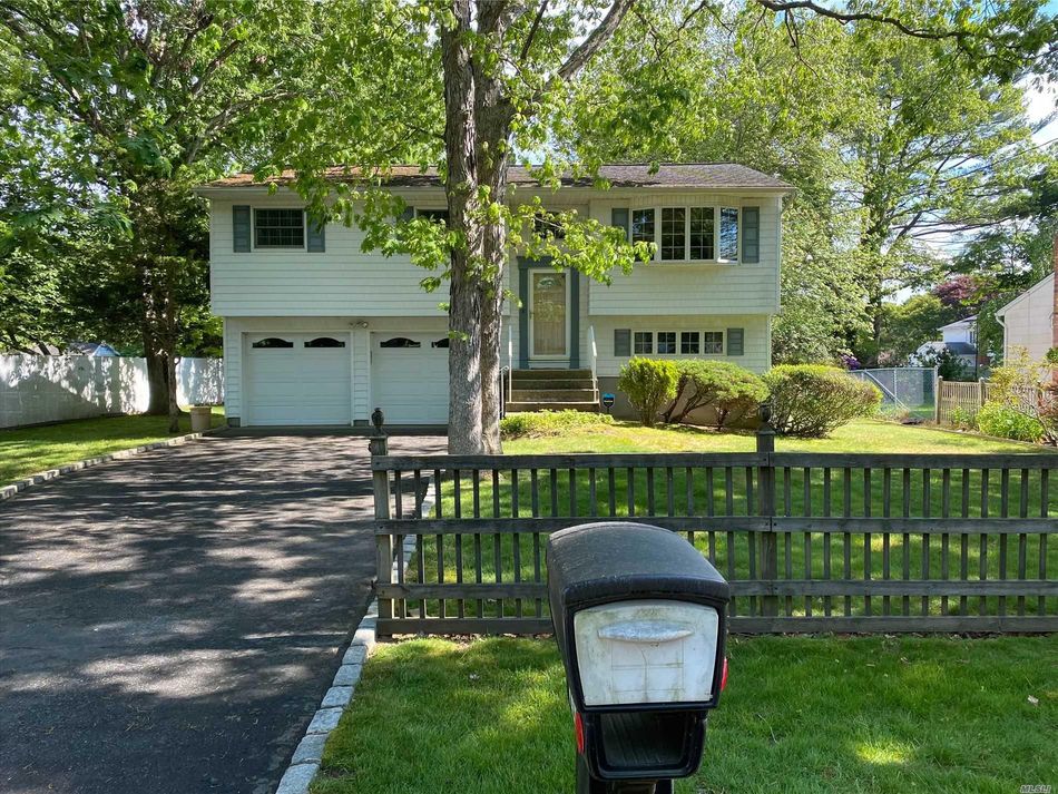 Image 1 of 31 for 132 Wayne St in Long Island, Hauppauge, NY, 11788