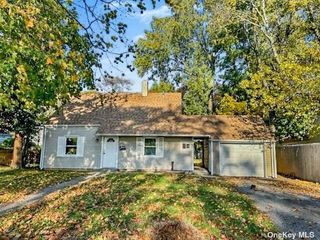 Image 1 of 11 for 82 Maplewood Drive in Long Island, Westbury, NY, 11590