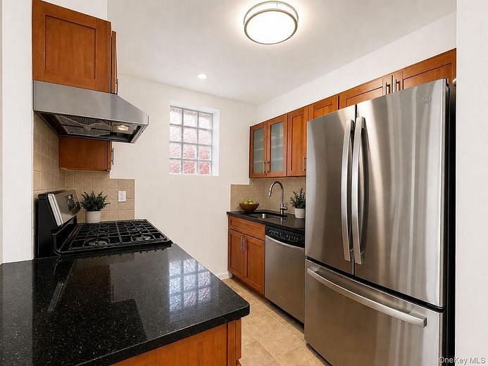 91-06 Whitney Avenue #2B