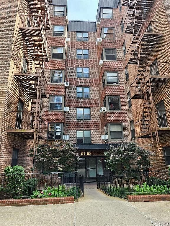 91-08 32 Avenue #E107