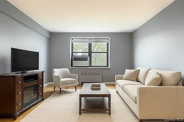 91-10 32 Avenue #303