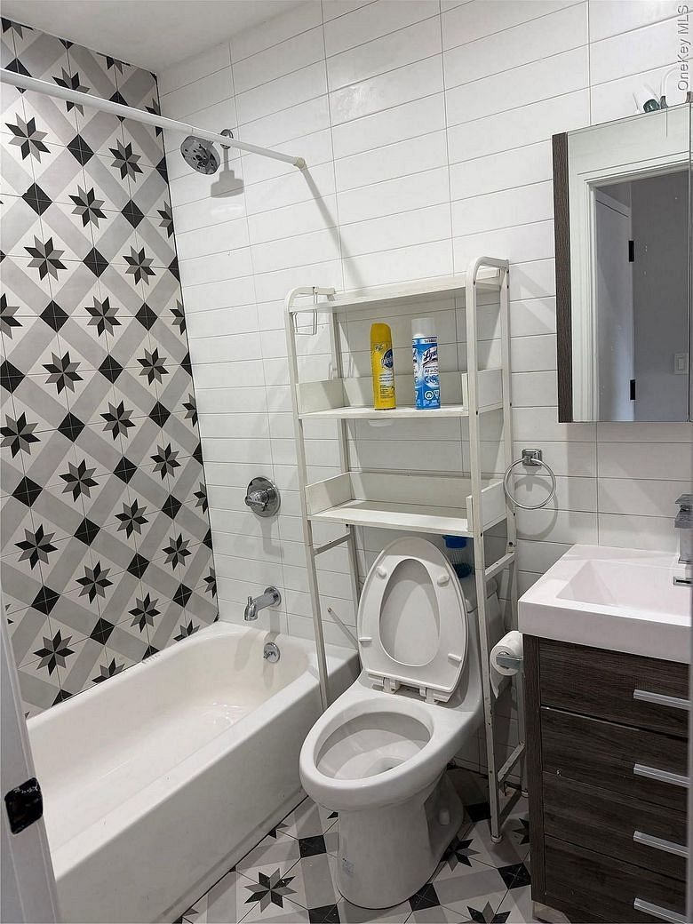 91 E 54th Street #2R