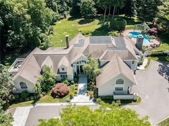 91 Woodhollow Court