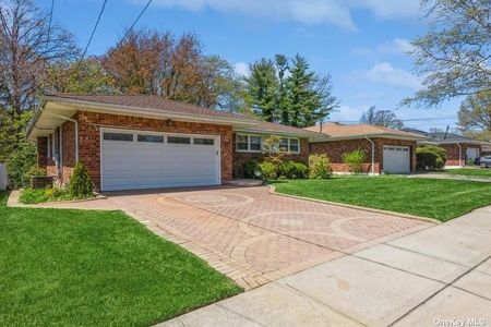 Image 1 of 36 for 910 Willowbend Lane in Long Island, North Baldwin, NY, 11510