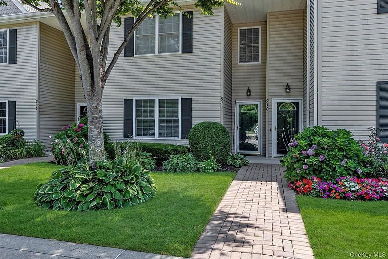 911 Altessa Boulevard