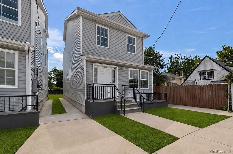 911 Hicksville Road