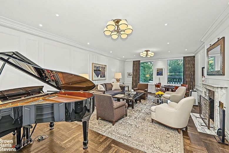912 Fifth Avenue #2A