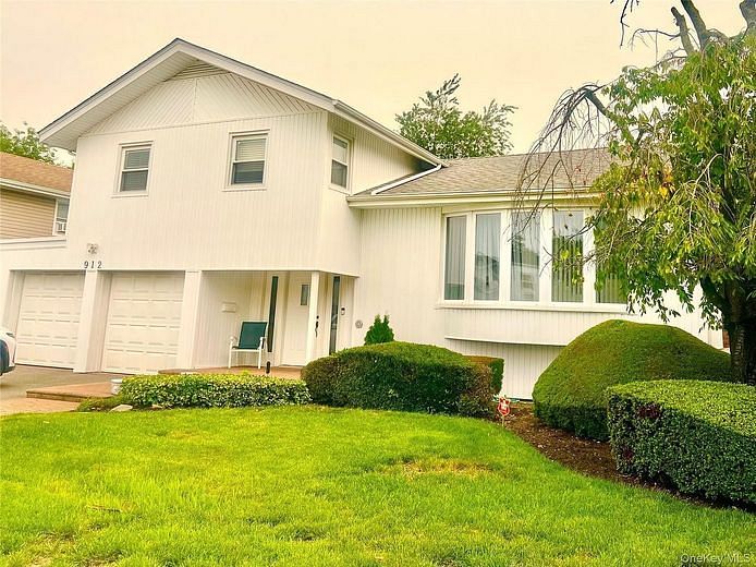 912 Whitehall Drive