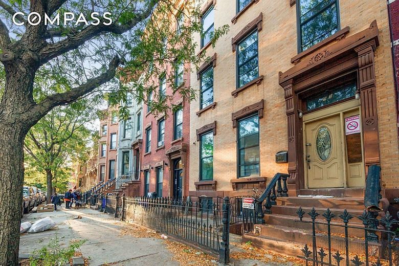 913 Lafayette Avenue