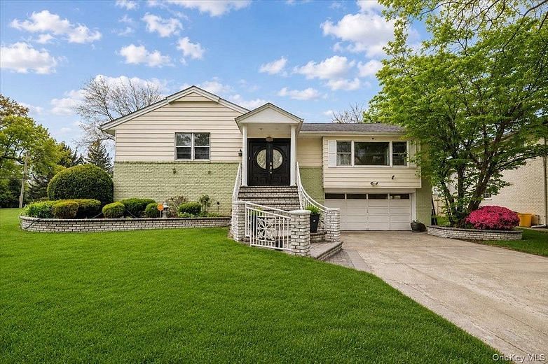 916 Lawrence Court