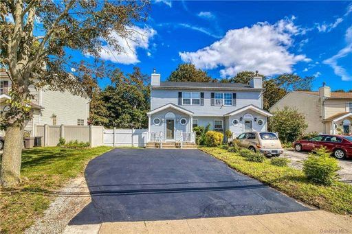 Image 1 of 29 for 261 N 3rd Avenue in Long Island, Bay Shore, NY, 11706