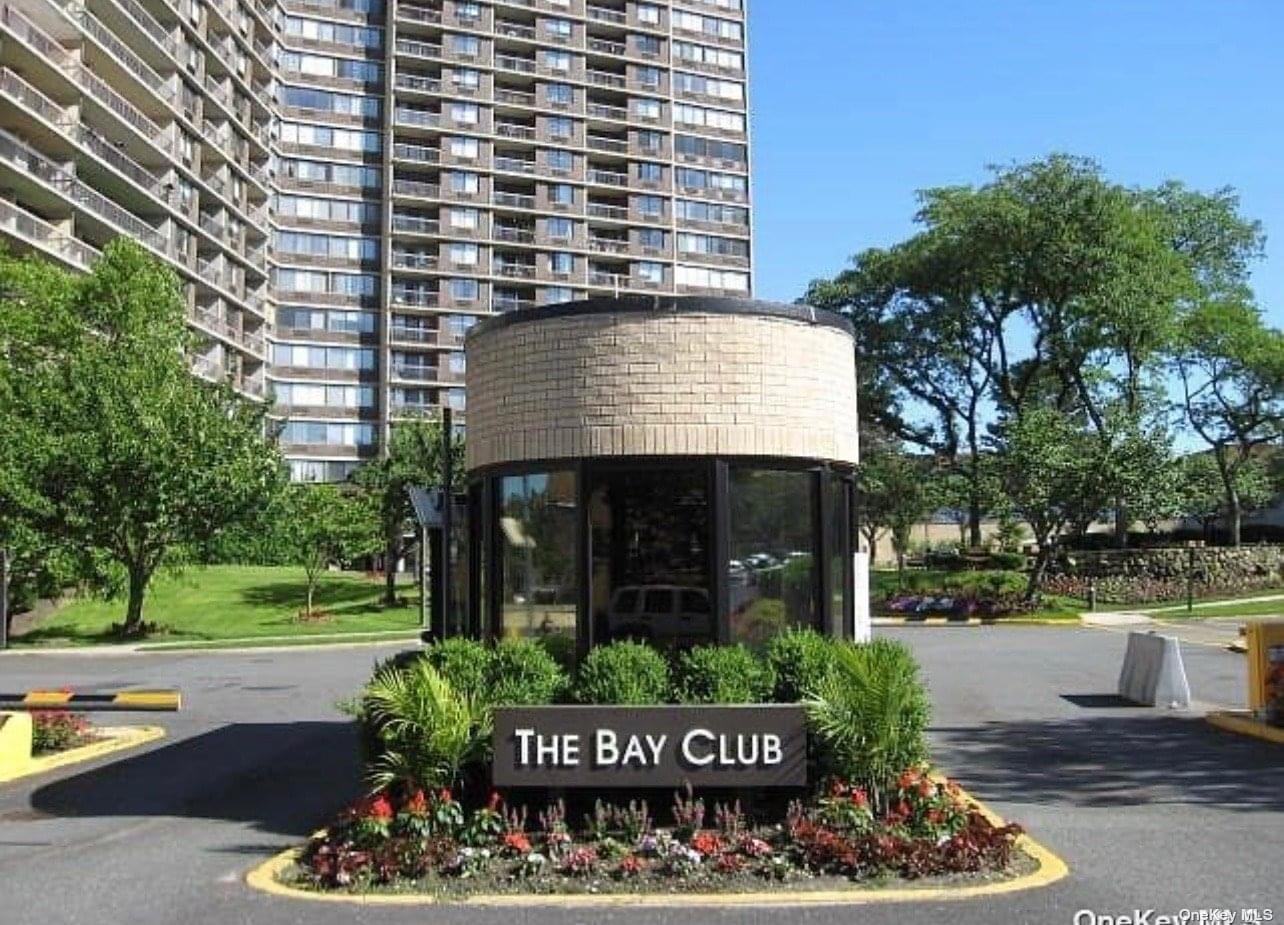 2 Bay Club Drive #5R in Queens, Bayside, NY 11360