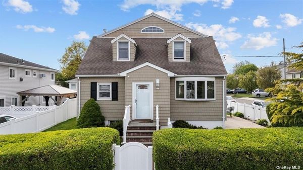 Image 1 of 20 for 919 N Bay Avenue in Long Island, Massapequa, NY, 11758