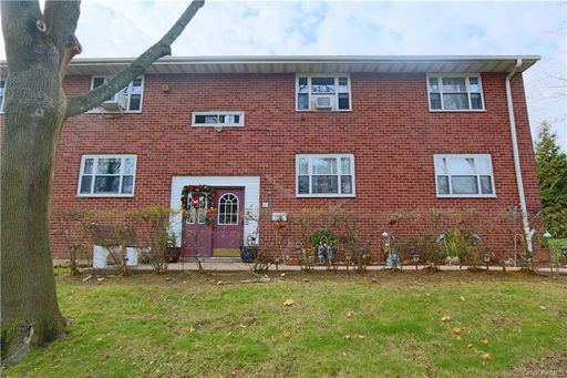 Image 1 of 20 for 4 Dehaven #2E in Westchester, Yonkers, NY, 10703