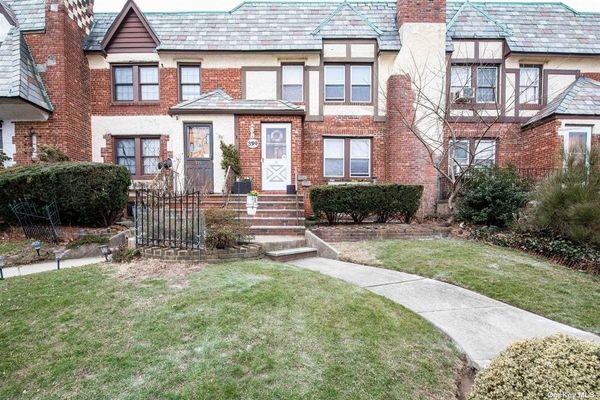 Image 1 of 12 for 394 Cochran Place in Long Island, Valley Stream, NY, 11581