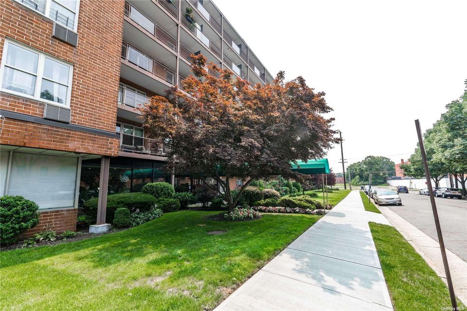 Image 1 of 20 for 20 Wendell Street #39B in Long Island, Hempstead, NY, 11550