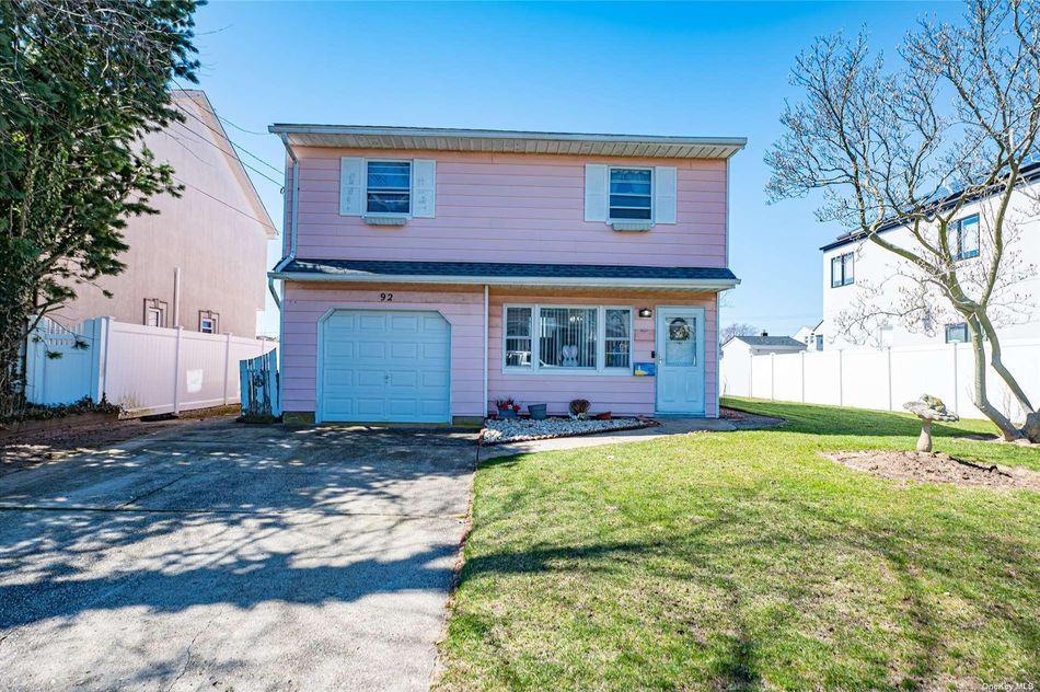 Image 1 of 17 for 92 Forest Avenue in Long Island, Massapequa, NY, 11758