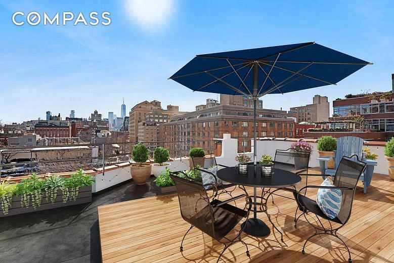 92 Horatio Street #4L