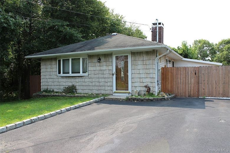 92 Lombardy Drive