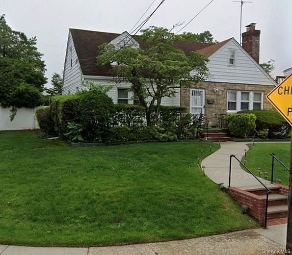 92 Melvin Avenue