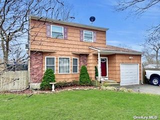 Image 1 of 31 for 92 Southaven Avenue in Long Island, Mastic, NY, 11950