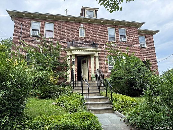 92 Woodland Avenue