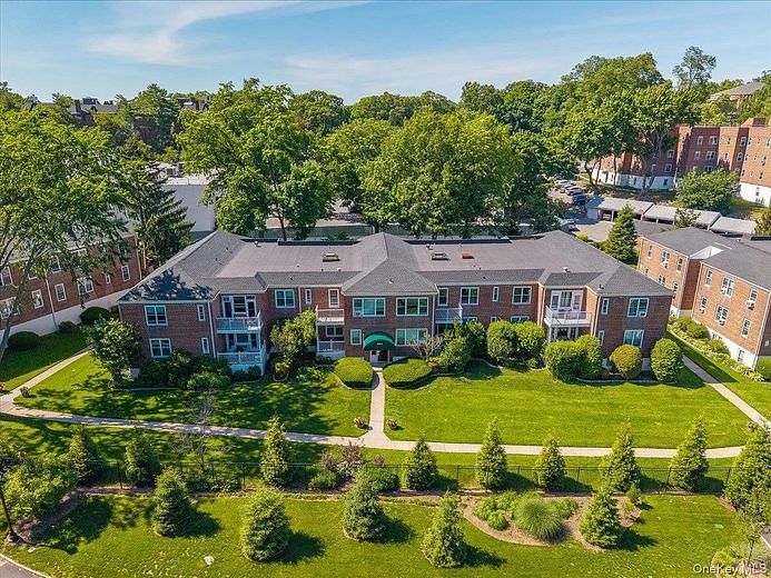 920 Pelhamdale Avenue #B1A