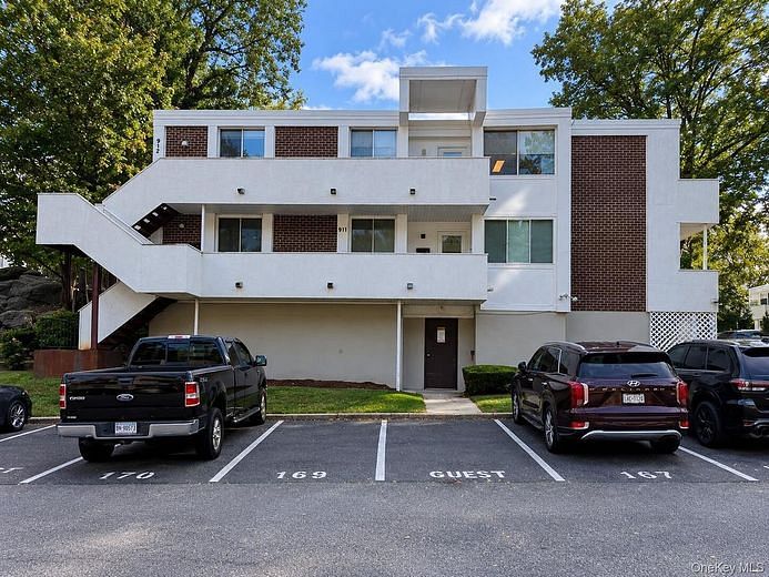 921 Colony Drive
