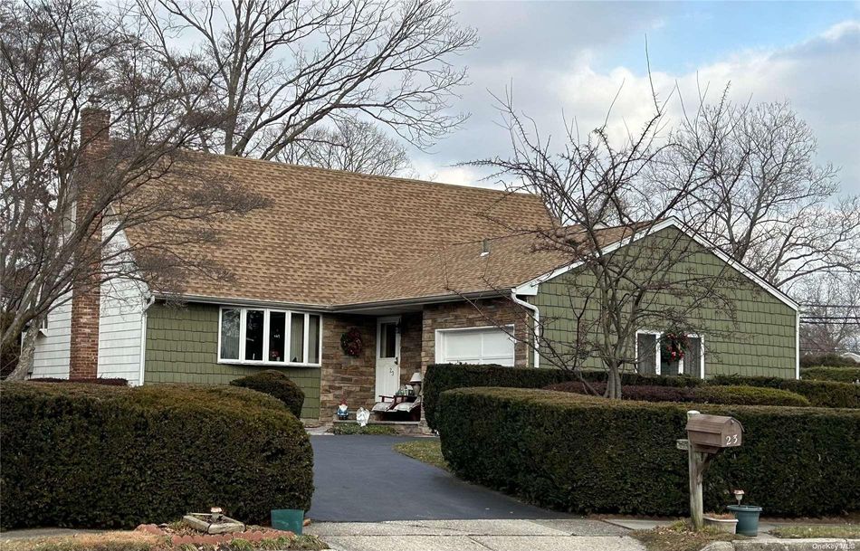 Image 1 of 22 for 23 Arcadia Drive in Long Island, Dix Hills, NY, 11746