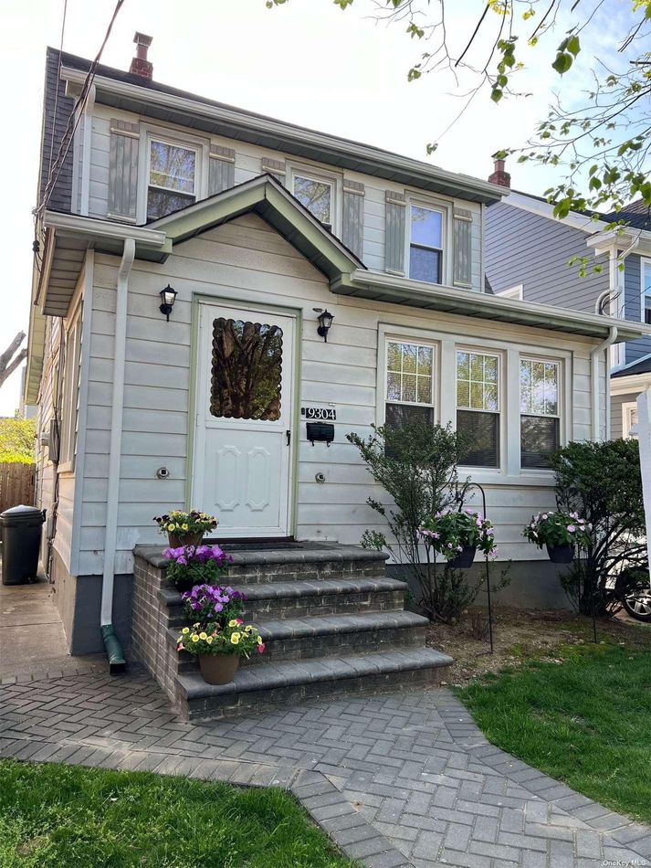 Image 1 of 32 for 93-04 245th Street in Long Island, Floral Park, NY, 11001