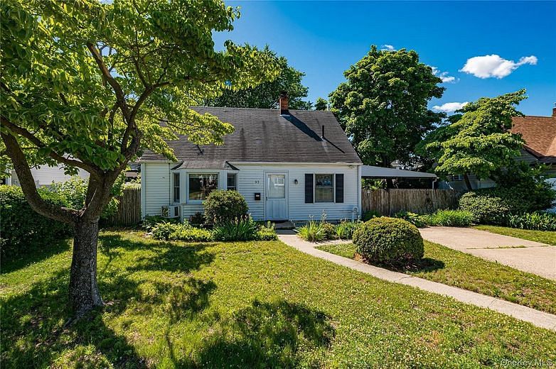93 Barnyard Lane