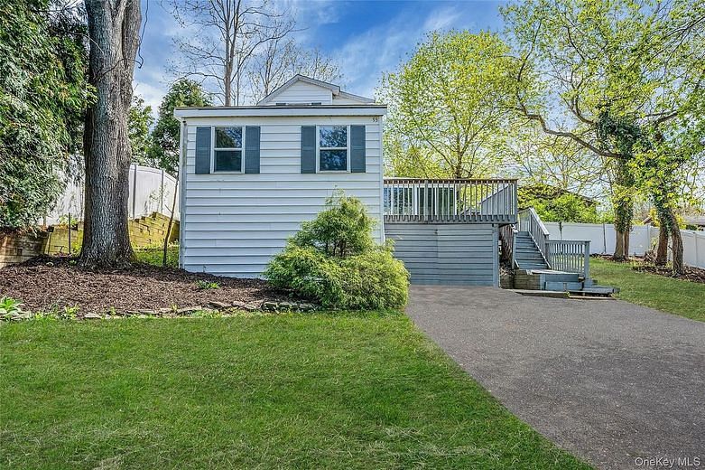 93 Maple Road