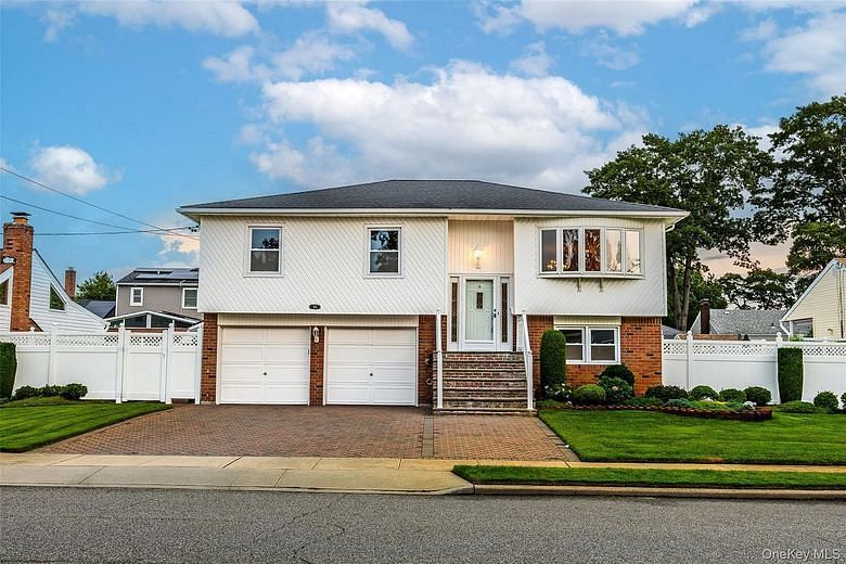 93 Toronto Avenue