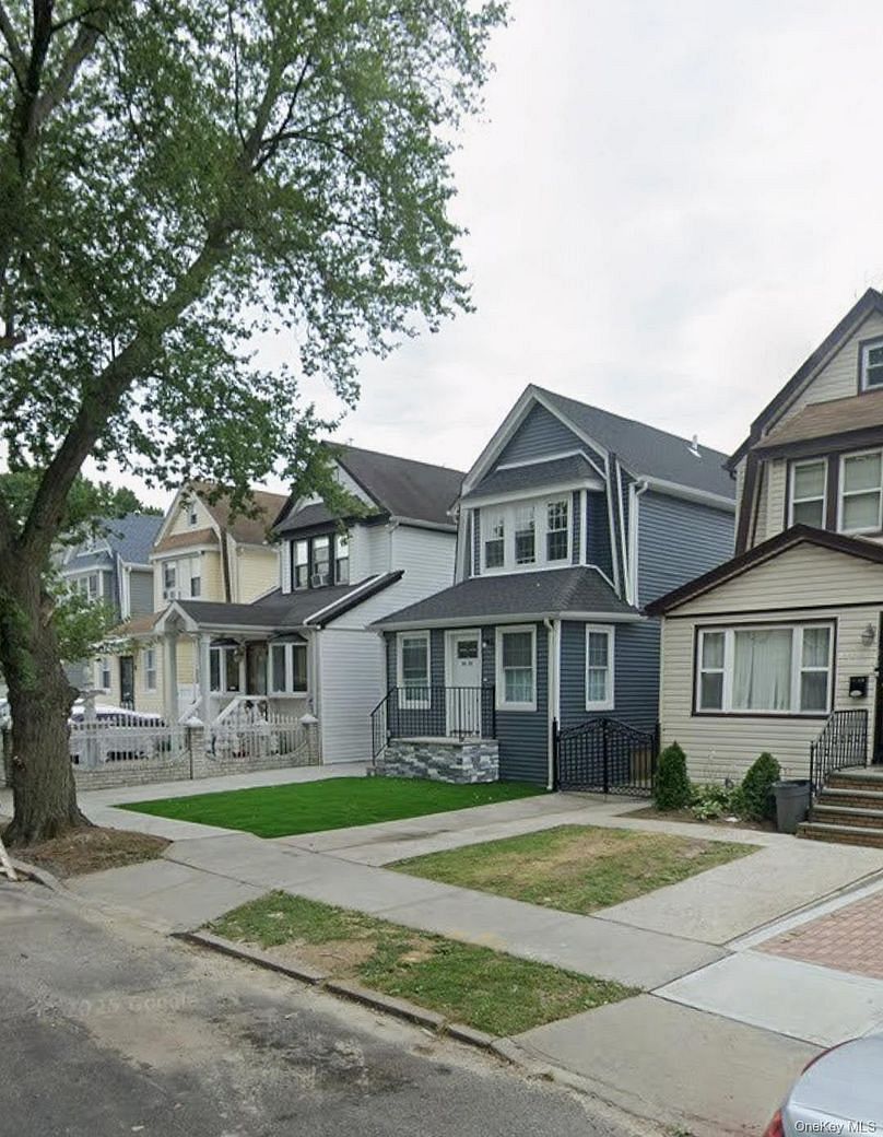 9322 Vanderveer Street