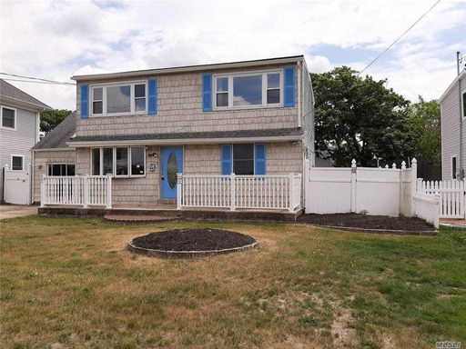 Image 1 of 14 for 471 Bay Avenue in Long Island, Patchogue, NY, 11772