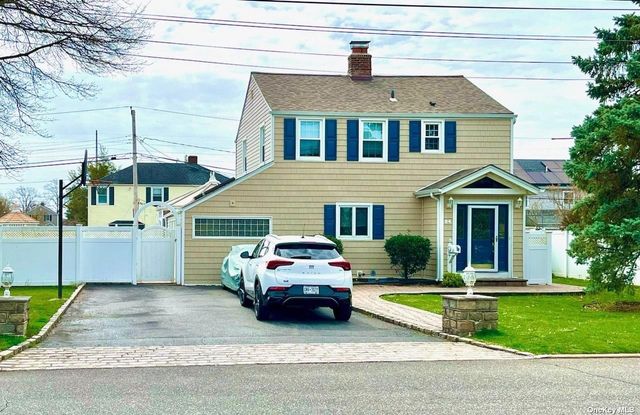 Image 1 of 20 for 94 Concord Street in Long Island, Westbury, NY, 11590